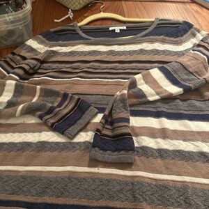 102) Crofton Barra medium sweater with blue and tan lightweight very cute